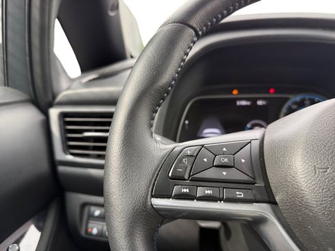 Used 2025 Nissan Leaf SV Plus image 15