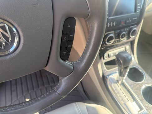 Used 2017 Buick Enclave Leather FWD image 19