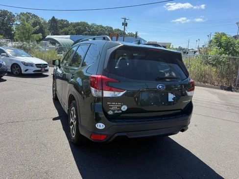 Used 2022 Subaru Forester Premium AWD/4WD image 7