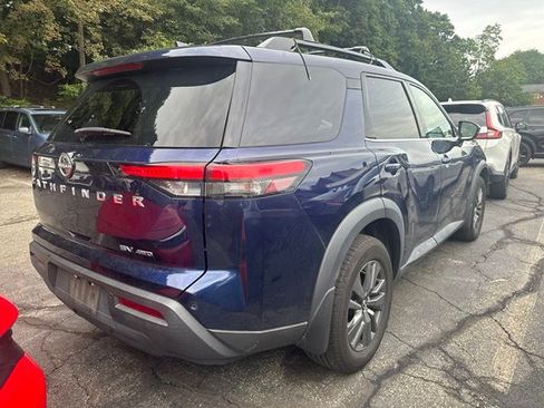 Used 2022 Nissan Pathfinder SV AWD/4WD image 4