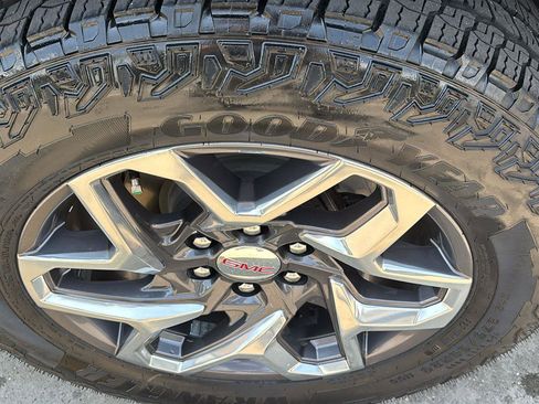 Certified 2023 GMC Sierra 1500 SLT w/ SLT Premium Plus Package AWD/4WD image 13