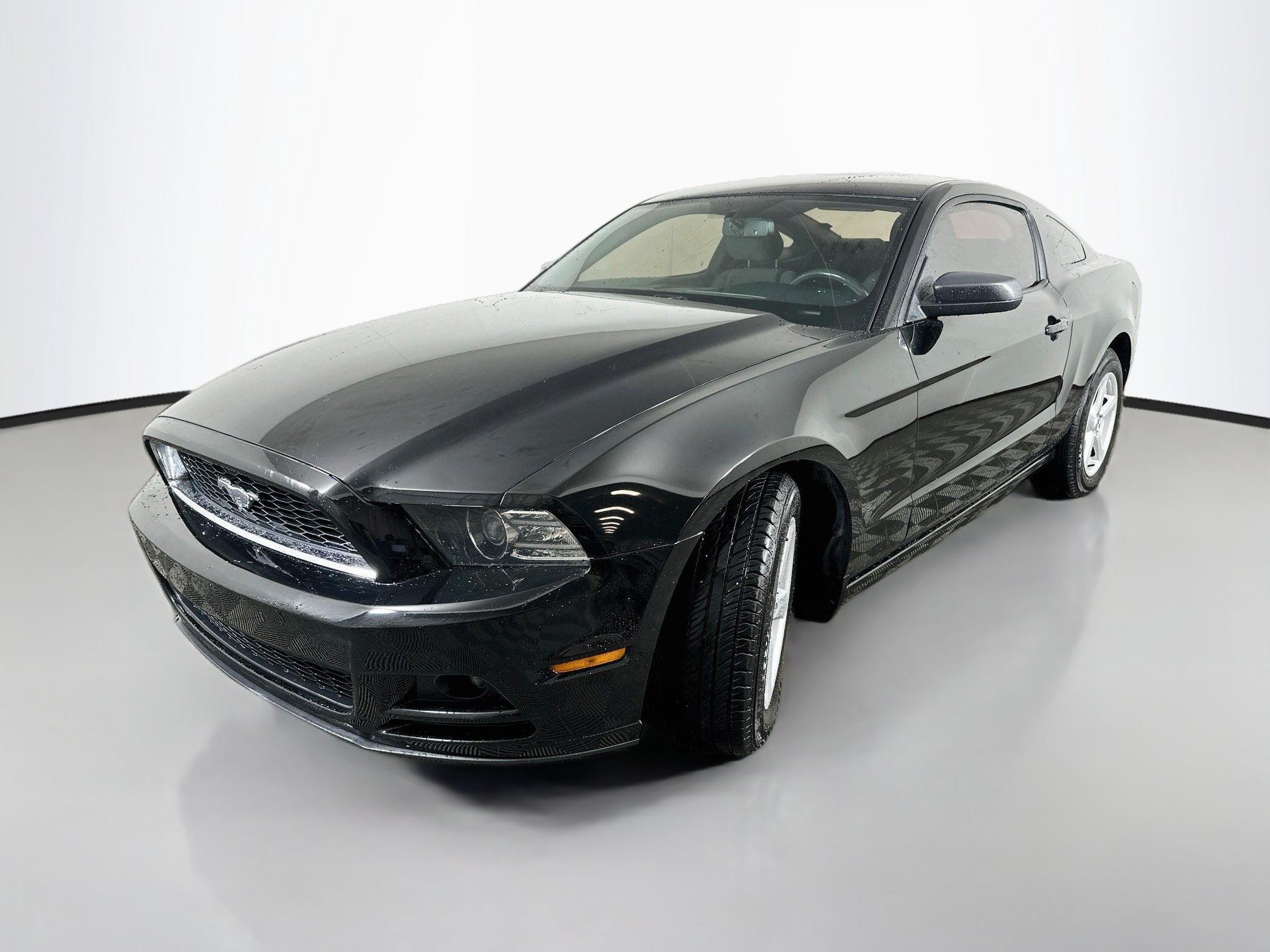 Used 2013 Ford Mustang Coupe RWD image 3