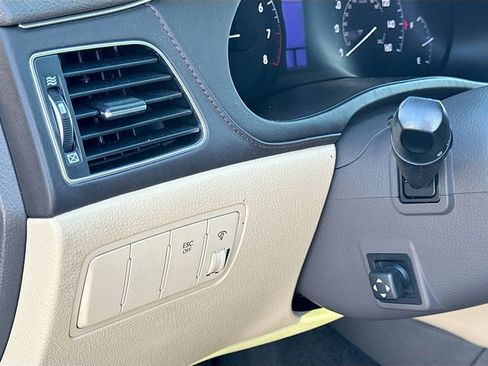 Used 2014 Hyundai Genesis 3.8 w/ Premium Package 02 image 10