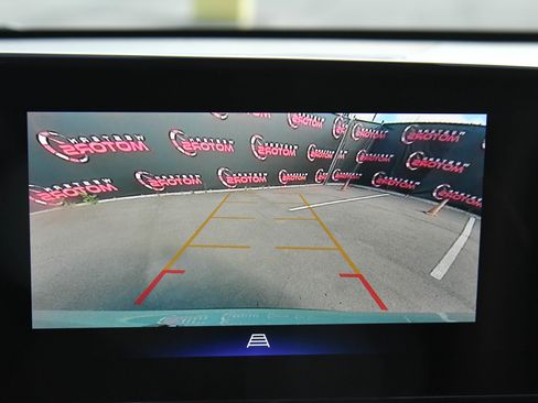 Used 2025 Chevrolet Trax ACTIV w/ Driver Confidence Package image 18