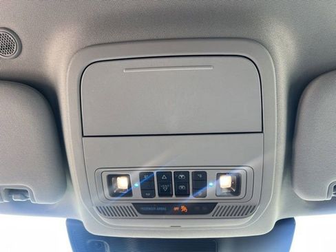 Used 2023 Ford Explorer XLT w/ Equipment Group 202A AWD/4WD image 34