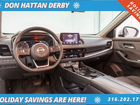 Used 2022 Nissan Rogue SV image 4