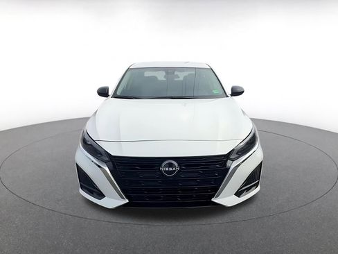 Used 2025 Nissan Altima 2.5 SV image 4