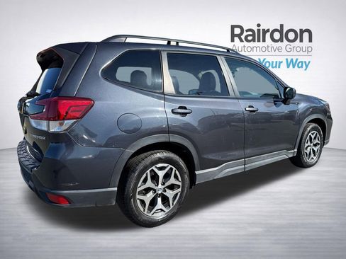 Used 2019 Subaru Forester Premium w/ All-Weather Package image 8