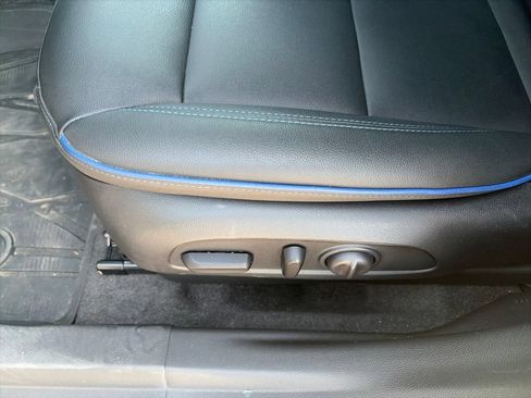 Used 2025 Buick Envista Sport Touring w/ Convenience I Package FWD image 18