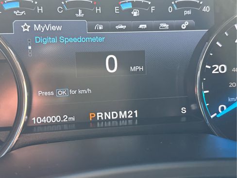 Used 2017 Ford F250 Lariat w/ Chrome Package image 12