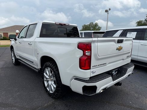Used 2024 Chevrolet Silverado 1500 High Country AWD/4WD image 7
