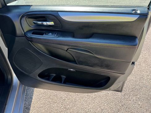 Used 2019 Dodge Grand Caravan GT image 46