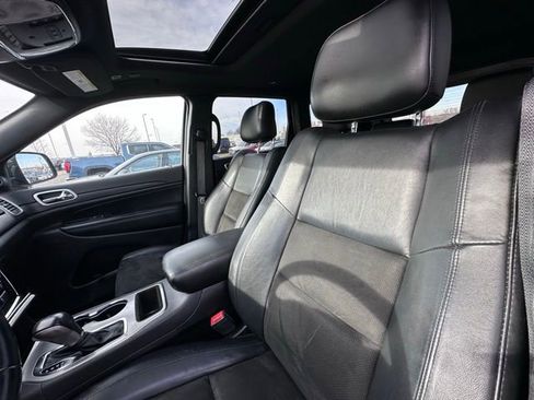 Used 2021 Jeep Grand Cherokee Laredo X image 18