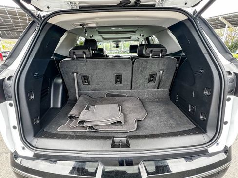 Used 2020 Chevrolet Traverse Premier w/ Redline Edition AWD/4WD image 26