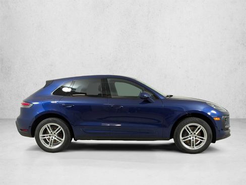 Certified 2025 Porsche Macan AWD/4WD image 8