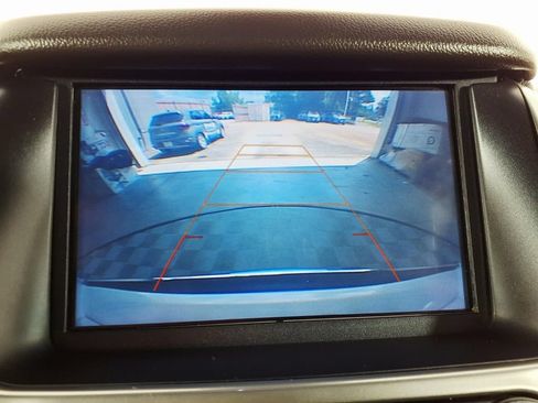 Used 2018 Chevrolet Tahoe Premier RWD image 12