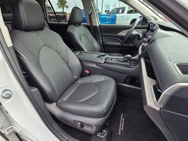 Used 2024 Toyota Grand Highlander AWD Hybrid image 17