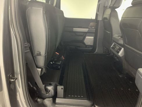Used 2024 Ford F250 Lariat w/ Black Appearance Package AWD/4WD image 29