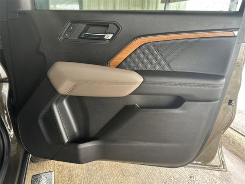 Certified 2023 GMC Canyon Denali image 34