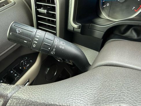 Used 2020 Ford Expedition Max XLT RWD image 25
