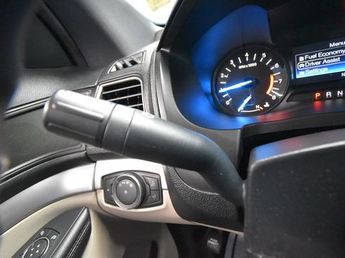 Used 2018 Ford Explorer FWD image 13
