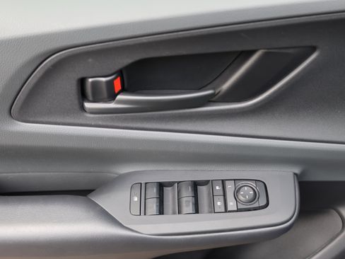 Certified 2025 Toyota Prius LE FWD image 20