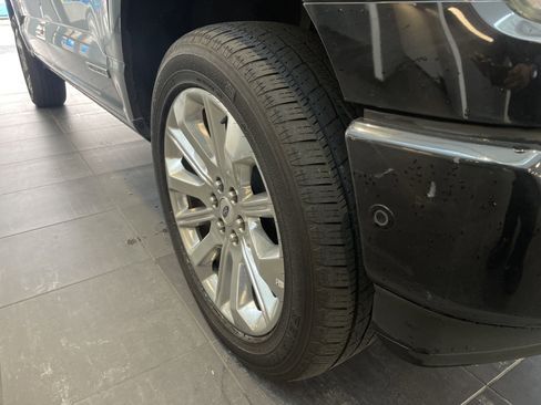 Used 2023 Ford F150 Limited image 12