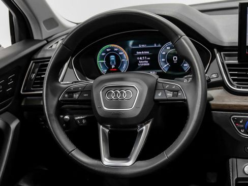 Used 2024 Audi Q5 e Prestige w/ Prestige Package image 13