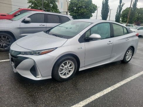 Used 2017 Toyota Prius Prime Premium FWD image 1
