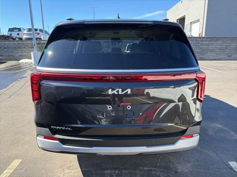 New 2026 Kia Carnival EX FWD image 6