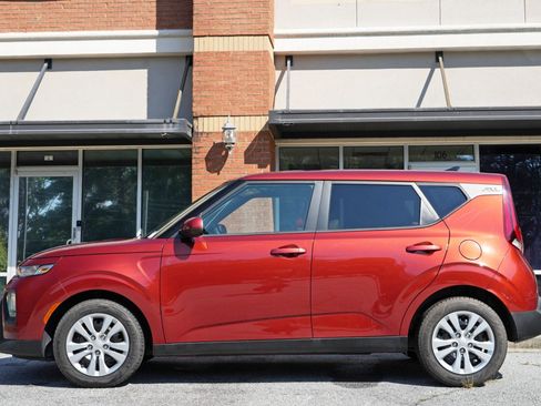 Used 2021 Kia Soul LX FWD image 8