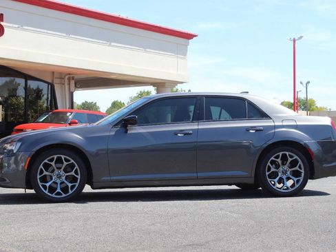 Used 2018 Chrysler 300 Touring w/ Sport Appearance Package RWD image 6