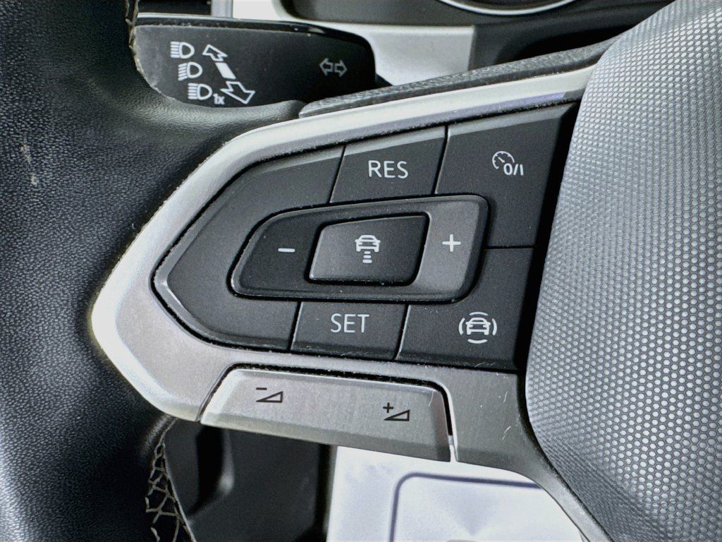 Used 2021 Volkswagen Atlas Cross Sport SE AWD/4WD image 13