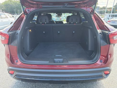 Certified 2024 Chevrolet Trax RS w/ Sunroof Package FWD image 25