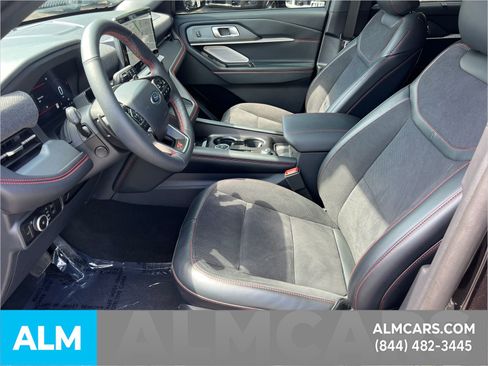 Used 2025 Ford Explorer ST image 11