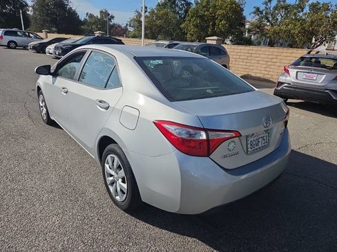 Used 2016 Toyota Corolla LE FWD image 3