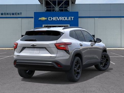 New 2026 Chevrolet Trax LT w/ Sunroof Package FWD image 4