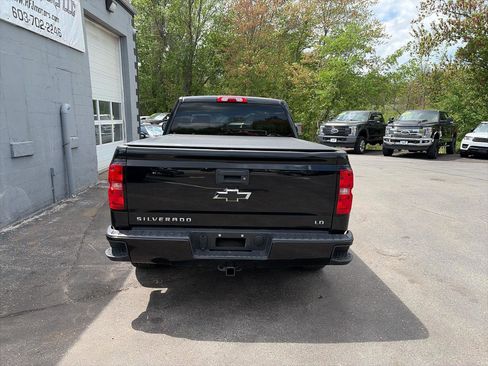 Used 2019 Chevrolet Silverado 1500 Custom w/ Custom Convenience Package AWD/4WD image 6
