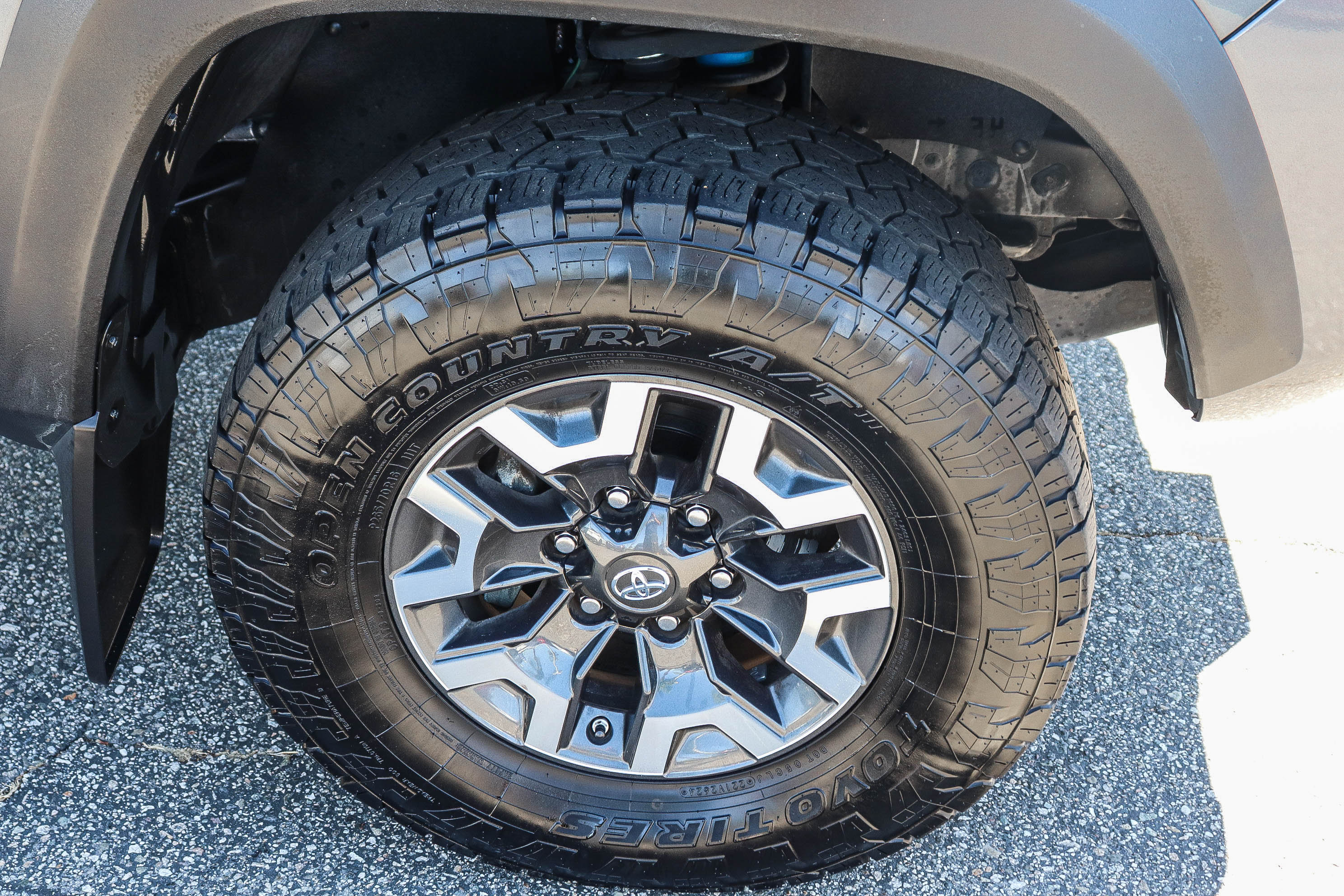 Used 2020 Toyota Tacoma TRD Off-Road w/ Technology Package AWD/4WD image 7