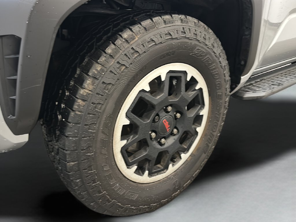 Used 2025 Toyota 4Runner TRD Off-Road Premium AWD/4WD image 11