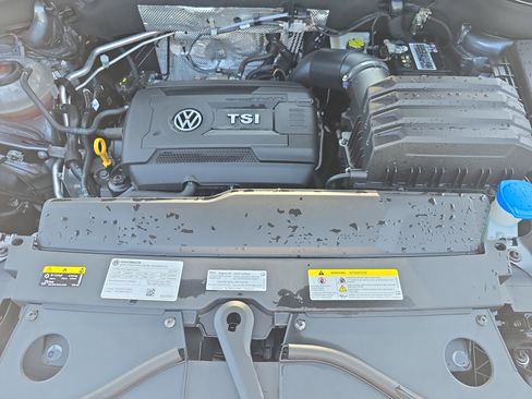 Used 2023 Volkswagen Atlas Cross Sport SE w/ Panoramic Sunroof Package FWD image 29
