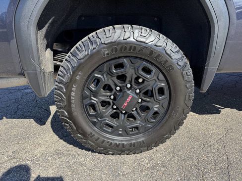 Used 2024 GMC Sierra 2500 AT4 w/ AT4 Premium Plus Package image 7