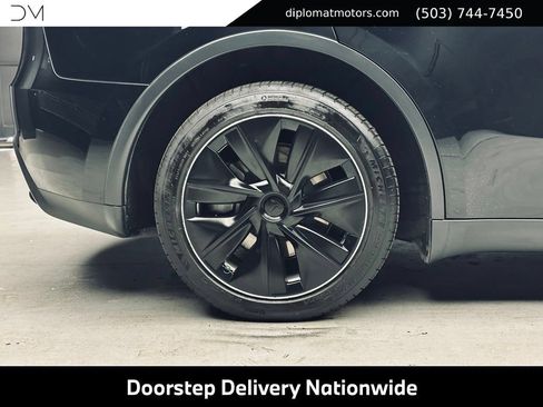 Used 2023 Tesla Model Y Long Range AWD/4WD image 38