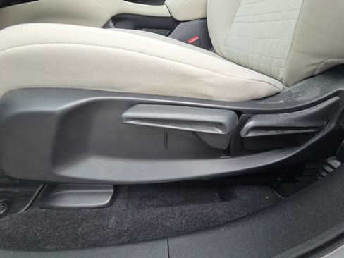 Used 2025 Honda HR-V LX image 22