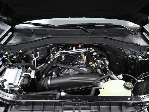 New 2025 Ford Explorer Active w/ Active Comfort Package image 12