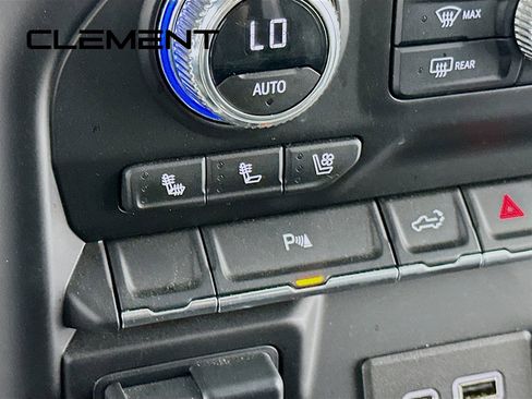 Used 2022 GMC Sierra 1500 AT4 w/ AT4 Carbonpro Edition AWD/4WD image 23