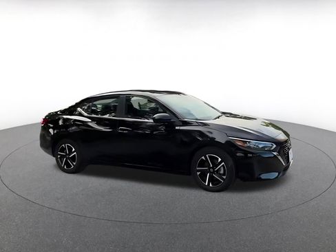 Used 2025 Nissan Sentra SV FWD image 2