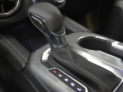 Used 2025 Chevrolet Blazer LT FWD image 30