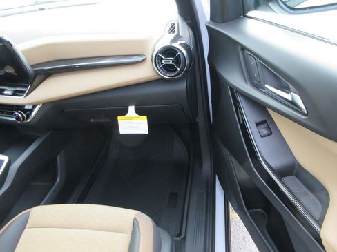 New 2026 Chevrolet Equinox ACTIV w/ LPO, Floor Liner Package FWD image 18