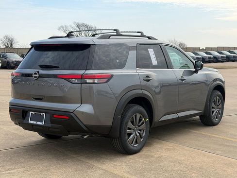 New 2026 Nissan Pathfinder SV image 5